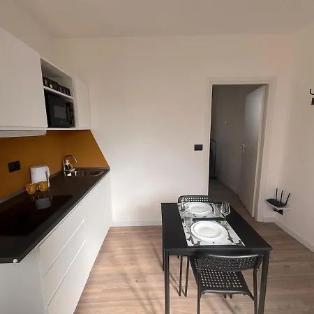 Elegant In The Heart Of Venaria Apartment