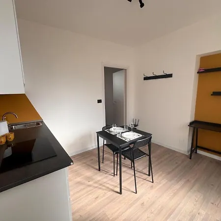 Elegant In The Heart Of Venaria Apartment
